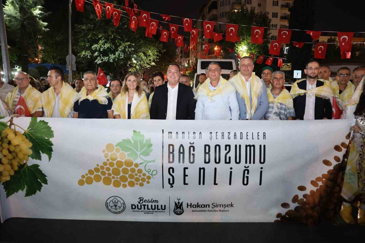 MANİSA BÜYÜKŞEHİR BELEDİYESİ İLE ŞEHZADELER BELEDİYESİ İŞ BİRLİĞİYLE DÜZENLENEN BAĞ BOZUMU ŞENLİĞİ...
