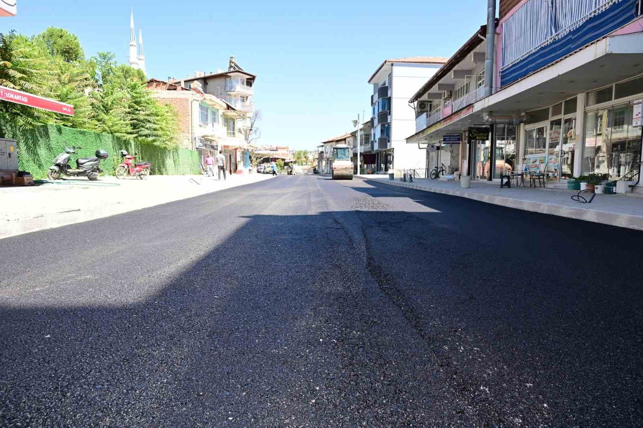MANİSA BÜYÜKŞEHİR BELEDİYESİ, SELENDİ İLÇE MERKEZİNDEKİ ATATÜRK CADDESİ’NDE ALTYAPI ÇALIŞMALARININ...