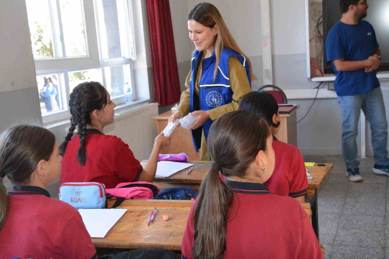 MANİSA’NIN DEMİRCİ İLÇESİNDE GENÇLİK VE SPOR BAKANLIĞINA BAĞLI YURTTA KALAN ÖĞRENCİLER İLE GENÇLİK...