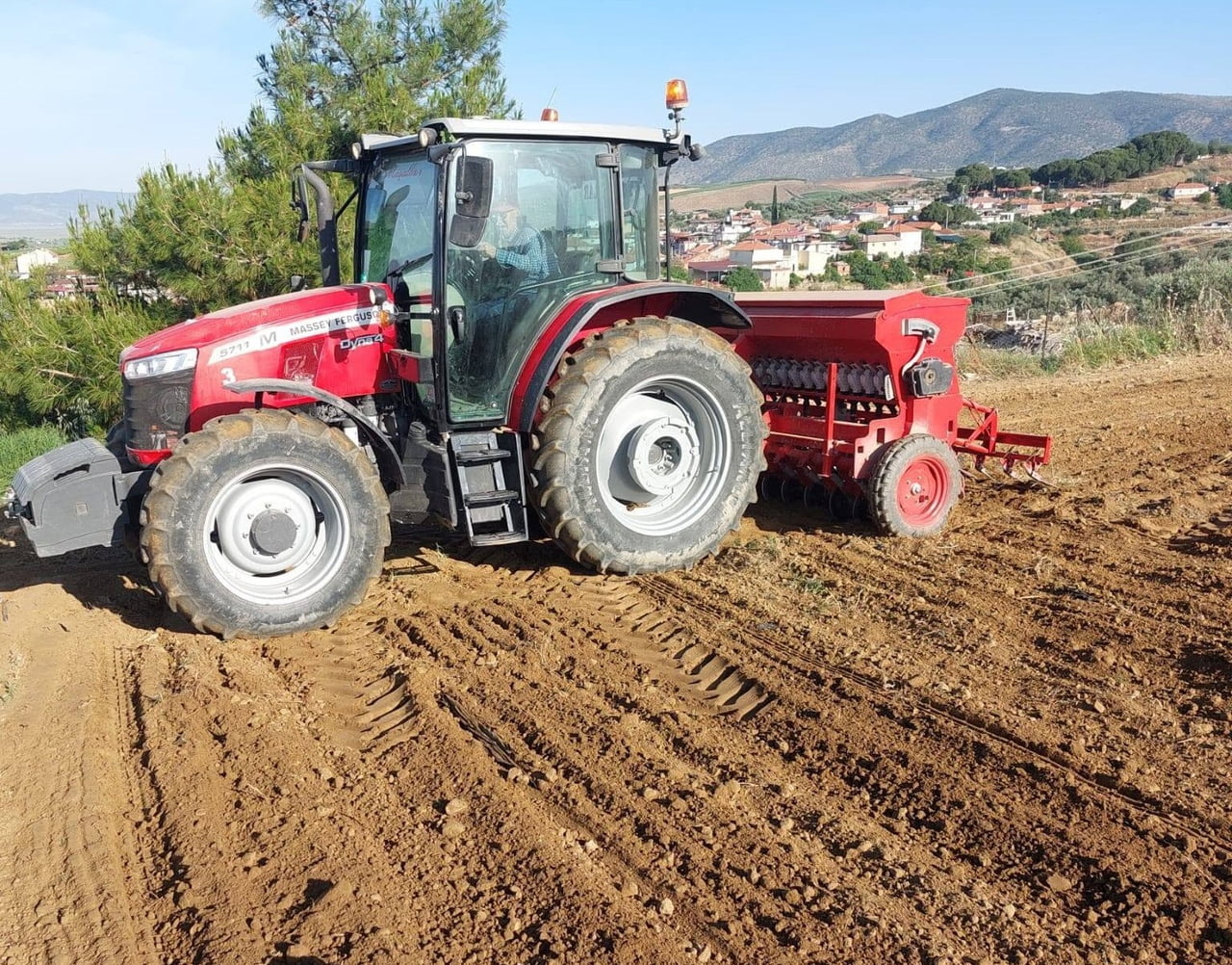 MANİSA’NIN SALİHLİ İLÇESİ TARIM VE ORMAN MÜDÜRLÜĞÜ, ÇİFTÇİLERE TOPRAĞIN VERİMLİLİĞİNİN KORUNMASI...