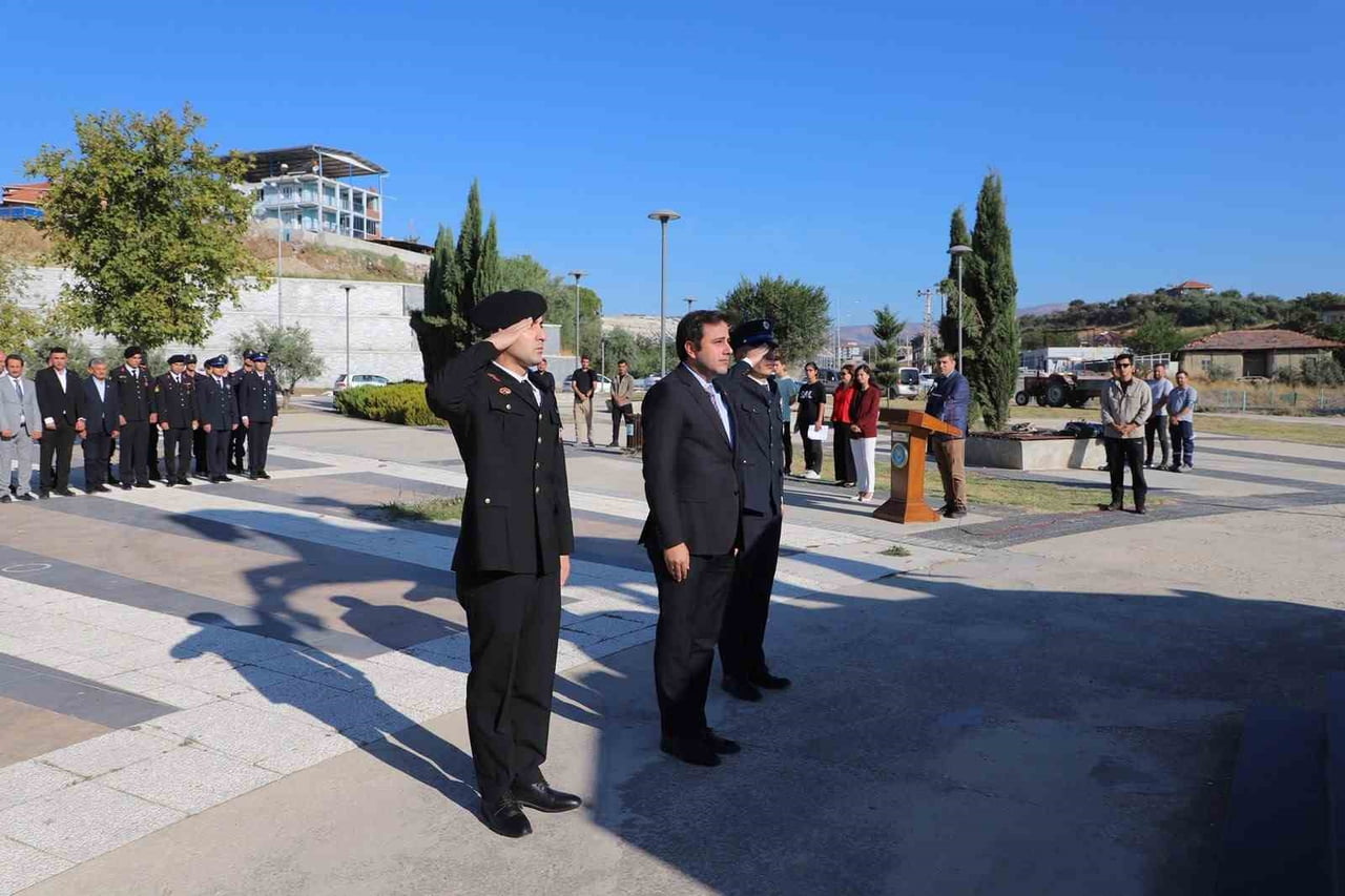 MANİSA’NIN SELENDİ İLÇESİNDE 19 EYLÜL GAZİLER GÜNÜ, DÜZENLENEN TÖREN VE ÇEŞİTLİ ETKİNLİKLERLE...