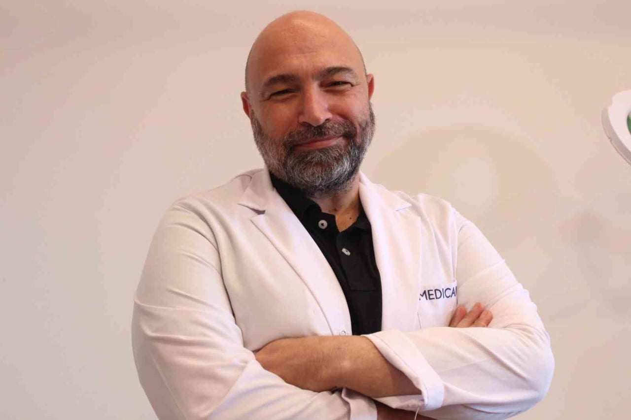 MEDİCANA INTERNATİONAL İZMİR HASTANESİ DERMATOLOJİ UZMANI UZM. DR. CÜNEYT SOYAL