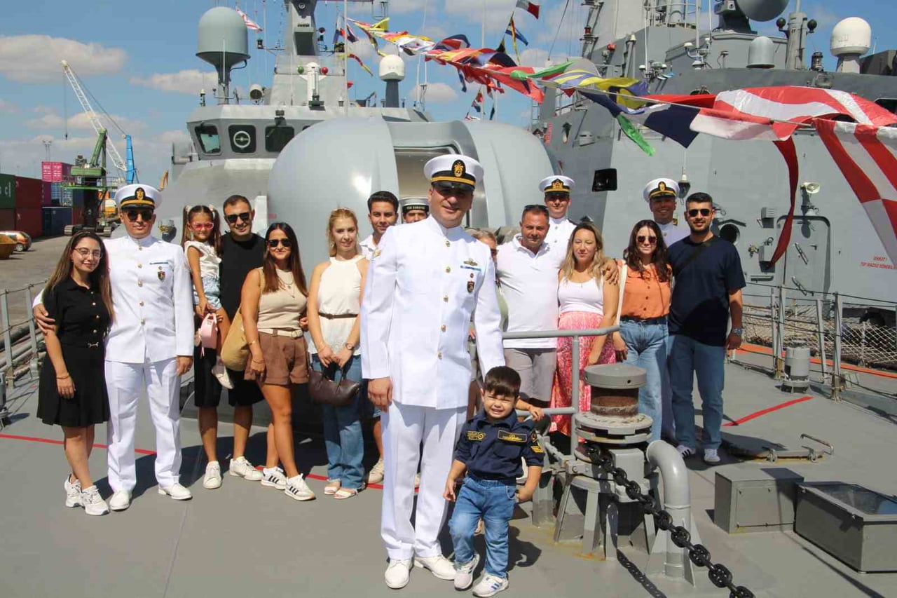‘MEHMETÇİK İLE BİR GÜN’ PROJESİ KAPSAMINDA, TCG KARATAŞ GEMİSİNDE PERSONEL AİLELERİNİ...