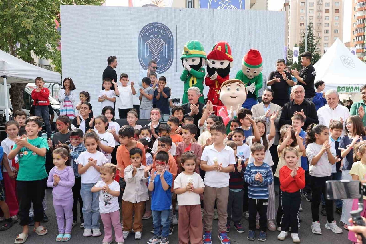 MELİKGAZİ BELEDİYESİ, İLÇEDEKİ HİZMET KALİTESİNİ VE SAHA GÜCÜNÜ ARTIRACAK 48 YENİ ARACI FİLOSUNA...