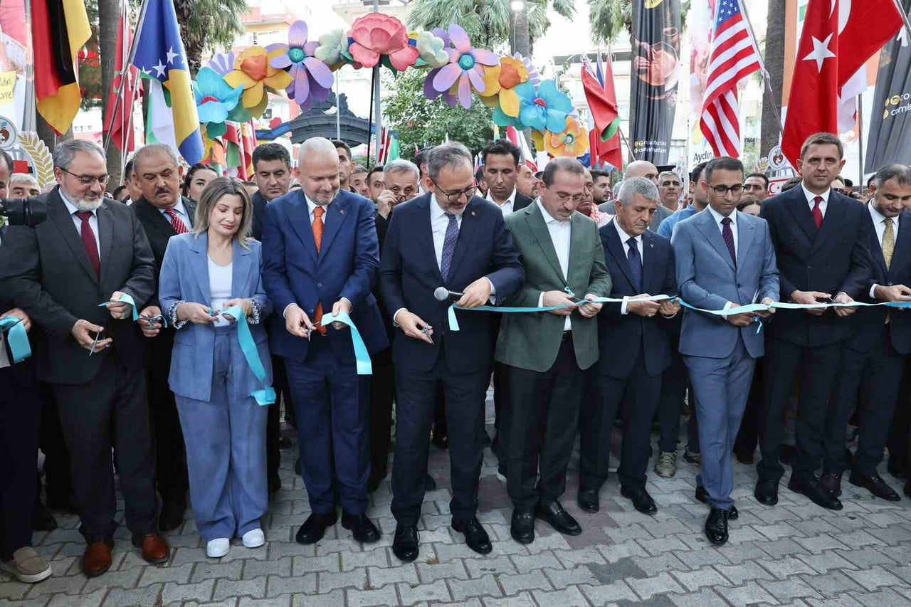 MENEMEN BELEDİYESİ TARAFINDAN 5’İNCİ KEZ DÜZENLENEN ULUSLARARASI MENEMEN ÇÖMLEK FESTİVALİ...
