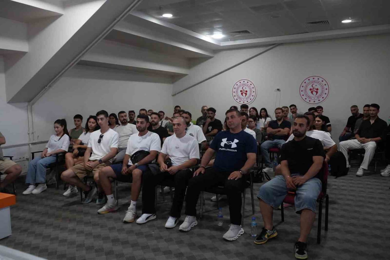 MENTEŞE’DE BOKS ANTRENÖRLÜK KURSUNUN İLK ADIMI ATILDI