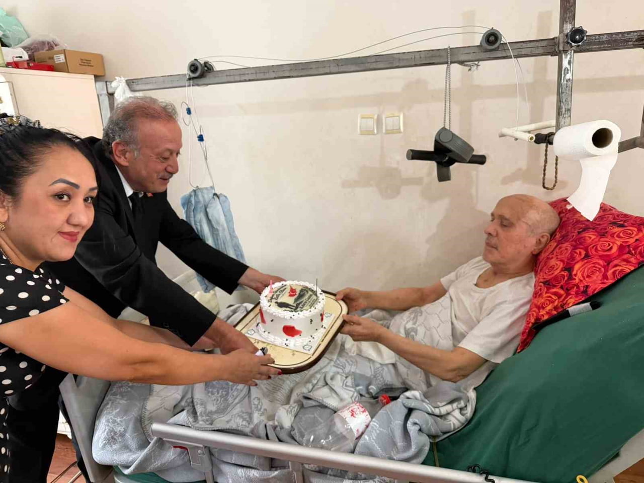 MERKEZEFENDİ KAYMAKAMI ABDULLAH DEMİR, 19 EYLÜL GAZİLER GÜNÜ DOLAYISIYLA HASTA YATAĞINDA ZİYARET...