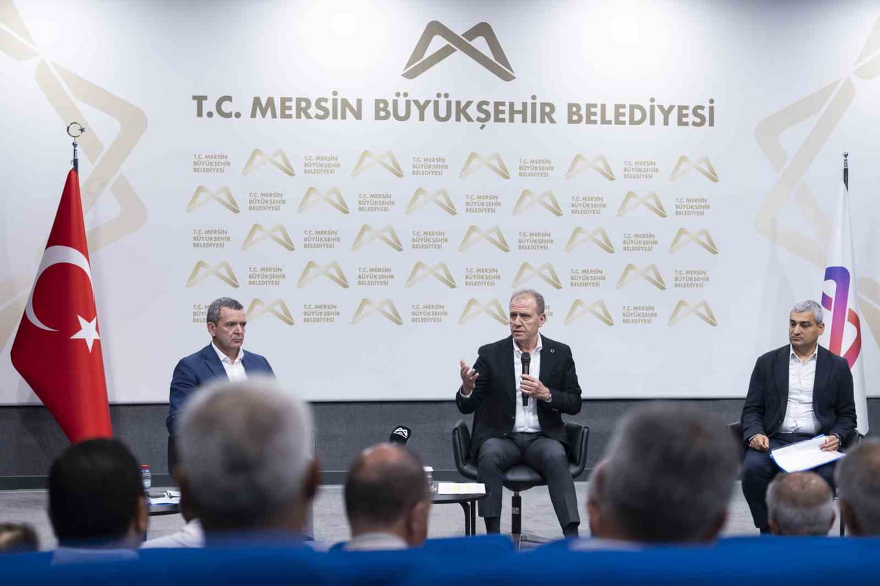 MERSİN BÜYÜKŞEHİR BELEDİYE BAŞKANI VAHAP SEÇER, SİLİFKE İLÇESİNDE GÖREV YAPAN 47 MAHALLE...