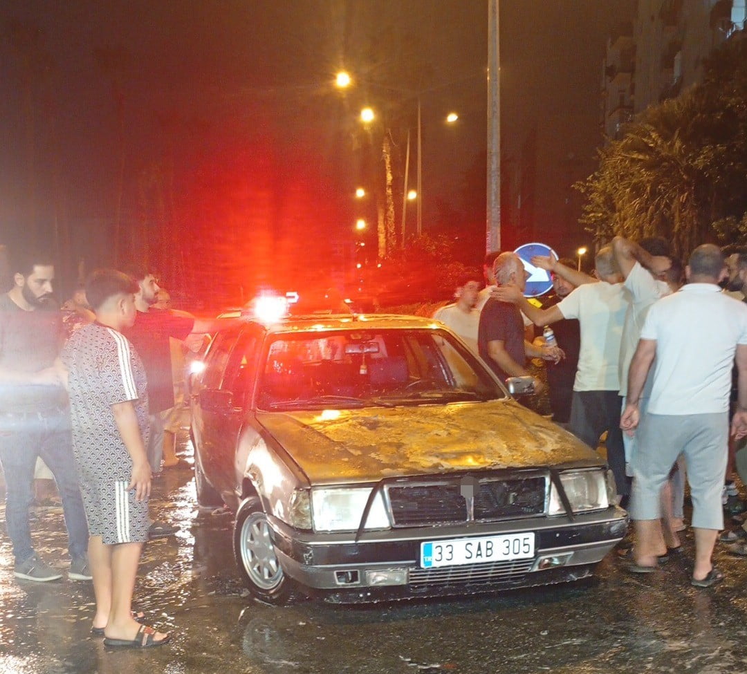 MERSİN’DE İÇERİSİNDE 4 YABANCI UYRUKLU ŞAHSIN BULUNDUĞU OTOMOBİL, SEYİR HALİNDEYKEN MOTOR...