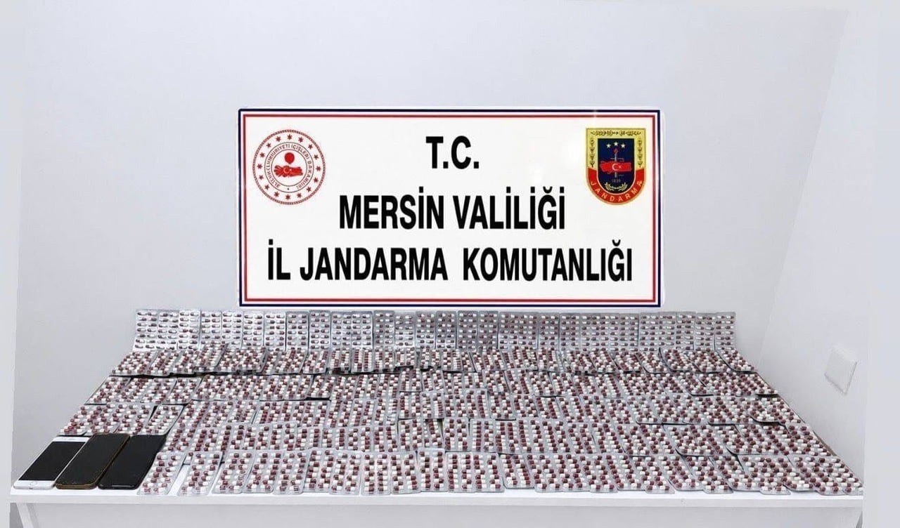 MERSİN’DE JANDARMA EKİPLERİNİN UYUŞTURUCU MADDE TİCARETİ YAPTIĞI BELİRLENEN ŞÜPHELİLERE YÖNELİK...