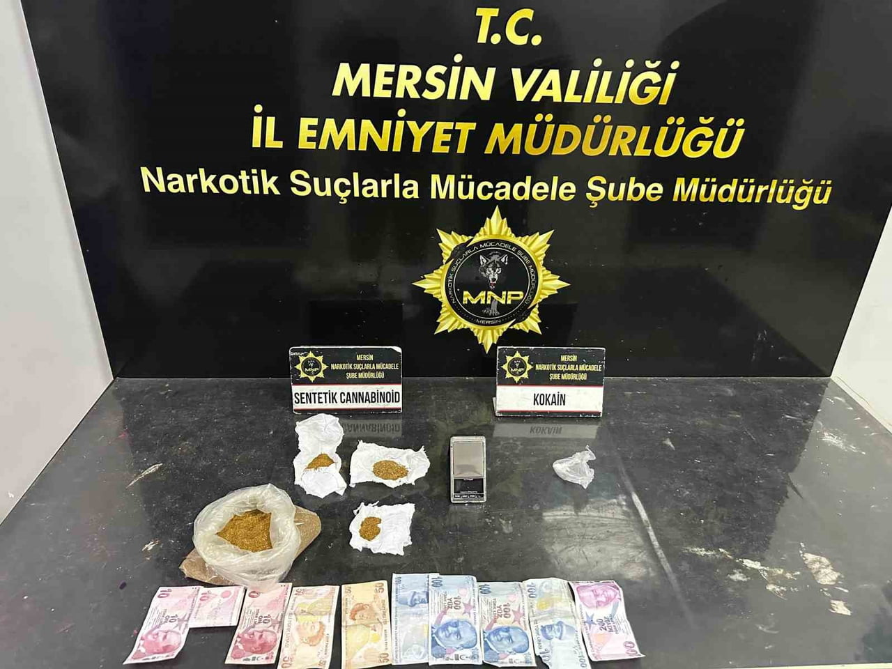 MERSİN’DE UYUŞTURUCU MADDE TİCARETİ YAPAN VE 'TORBACI' OLARAK TABİR EDİLEN SOKAK SATICILARINA...