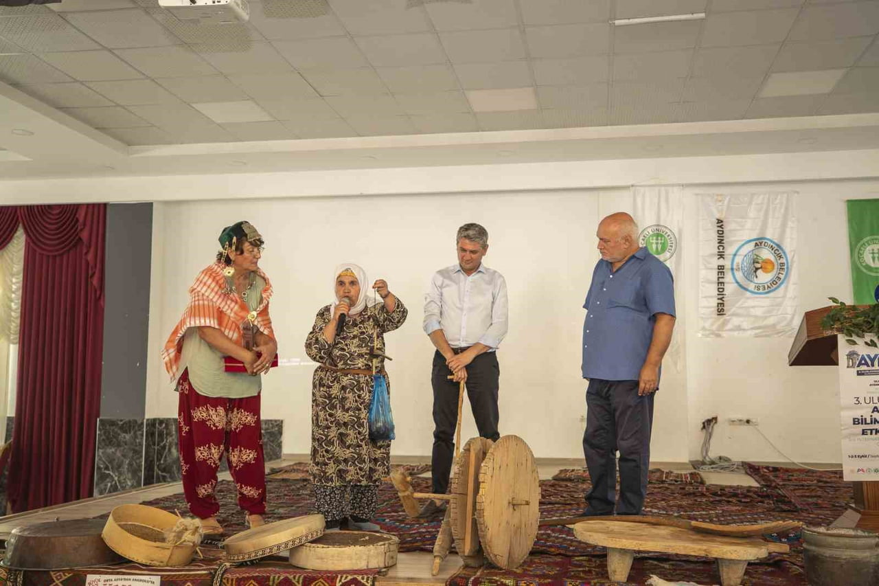 MERSİN’İN AYDINCIK İLÇESİNDE BU YIL 3’ÜNCÜSÜ DÜZENLENEN ULUSLARARASI AYDINCIK BİLİM VE KÜLTÜR...