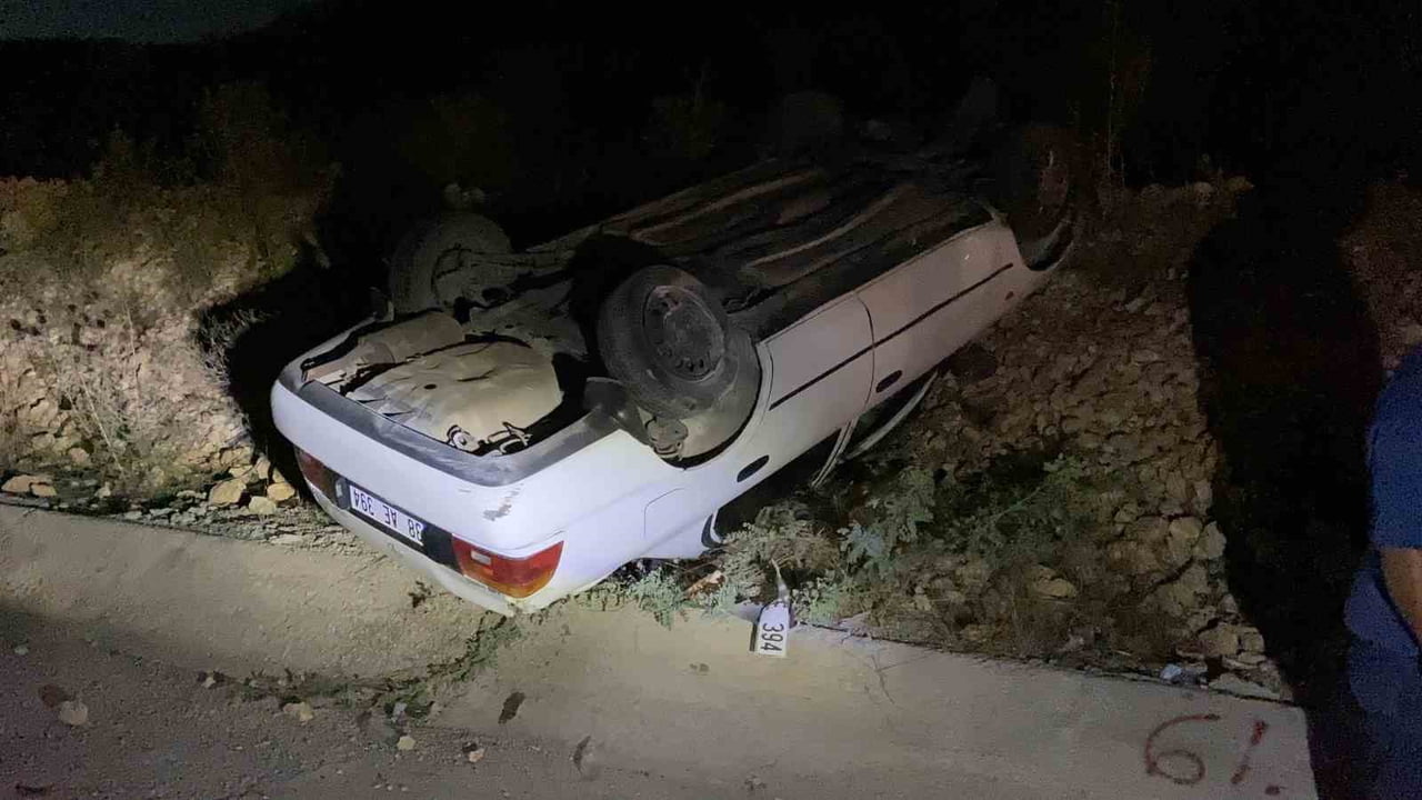 MERSİN’İN ERDEMLİ İLÇESİNDE KONTROLDEN ÇIKAN OTOMOBİL SAVRULARAK TERS DÖNDÜ, SÜRÜCÜ KAZAYI HAFİF...