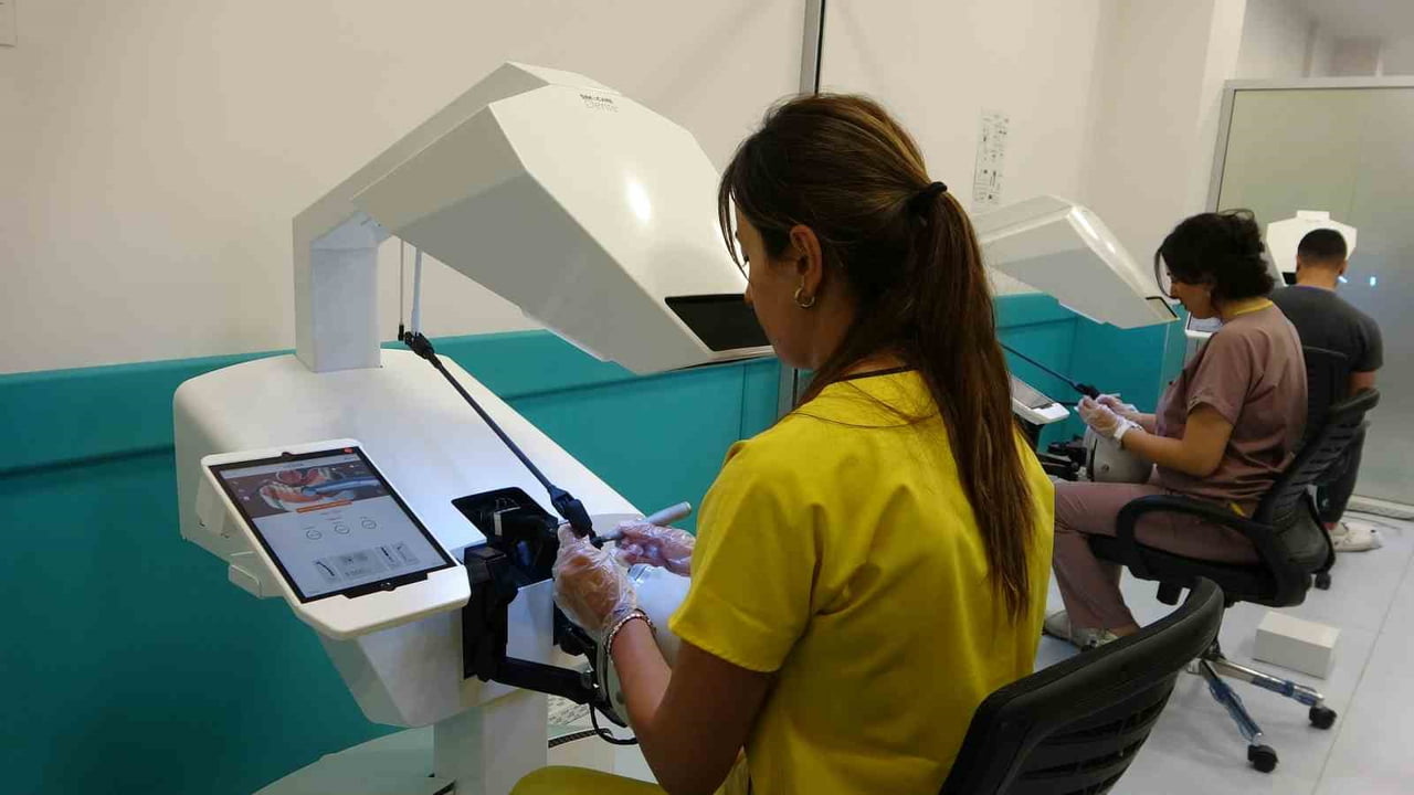 MERSİN ÜNİVERSİTESİ DİŞ HEKİMLİĞİ HASTANESİ, YAPAY ZEKA DESTEKLİ 3 BOYUTLU TOMOGRAFİ, SANAL...