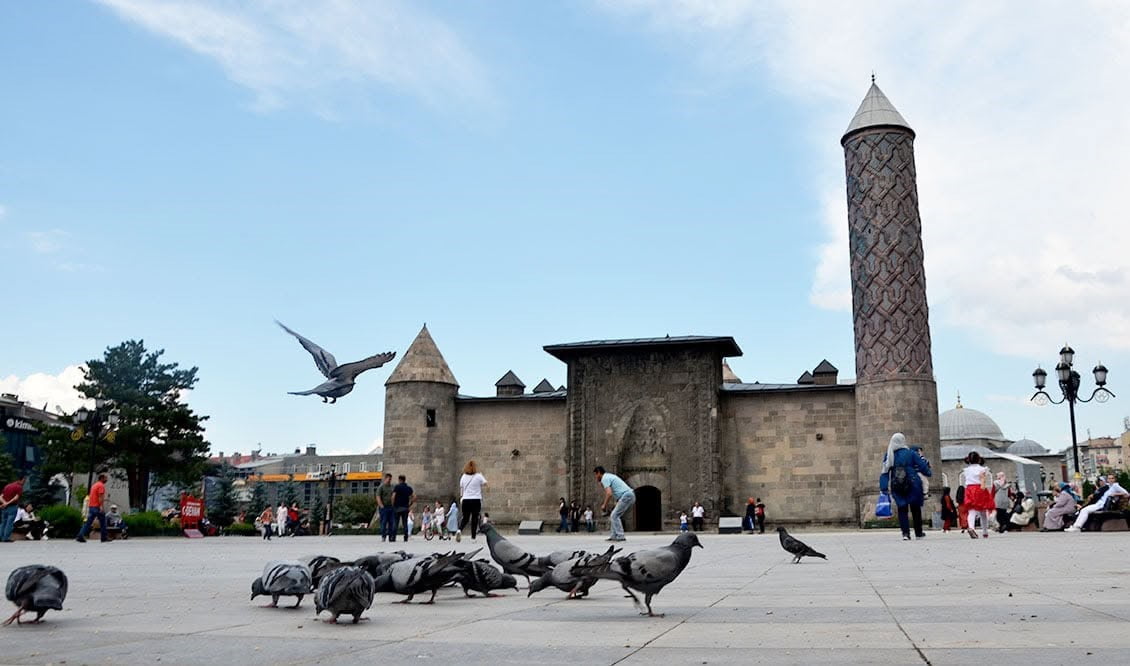 METEOROLOJİ GENEL MÜDÜRLÜĞÜ, DOĞU ANADOLU'NUN KUZEY VE BATI KESİMLERİ İÇİN YEREL SAĞANAK VE GÖK...