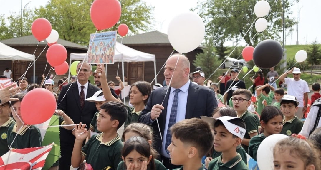 MİLLÎ EĞİTİM BAKANLIĞI KOORDİNESİNDE YÜRÜTÜLEN 'UÇURTMALAR VURULMASIN, GÖKYÜZÜ ÇOCUKLARA KALSIN'...