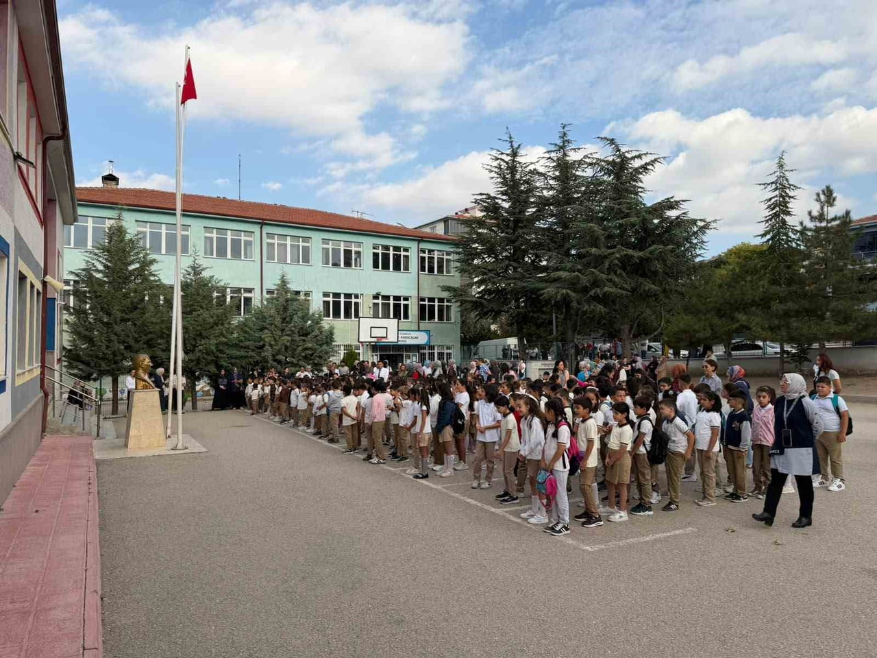 MİLLÎ EĞİTİM BAKANLIĞINA BAĞLI İLK VE ORTAÖĞRETİM KURUMLARINDA YAZ TATİLİNİN ARDINDAN SİVRİHİSAR...