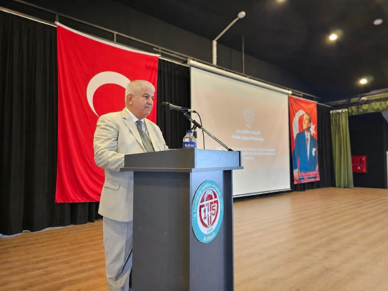 MİLLİ EĞİTİMDE YÖNETİCİ EĞİTİM PROGRAMI BAŞLADI MEM MÜDÜRÜ SELEHATTİN KAL