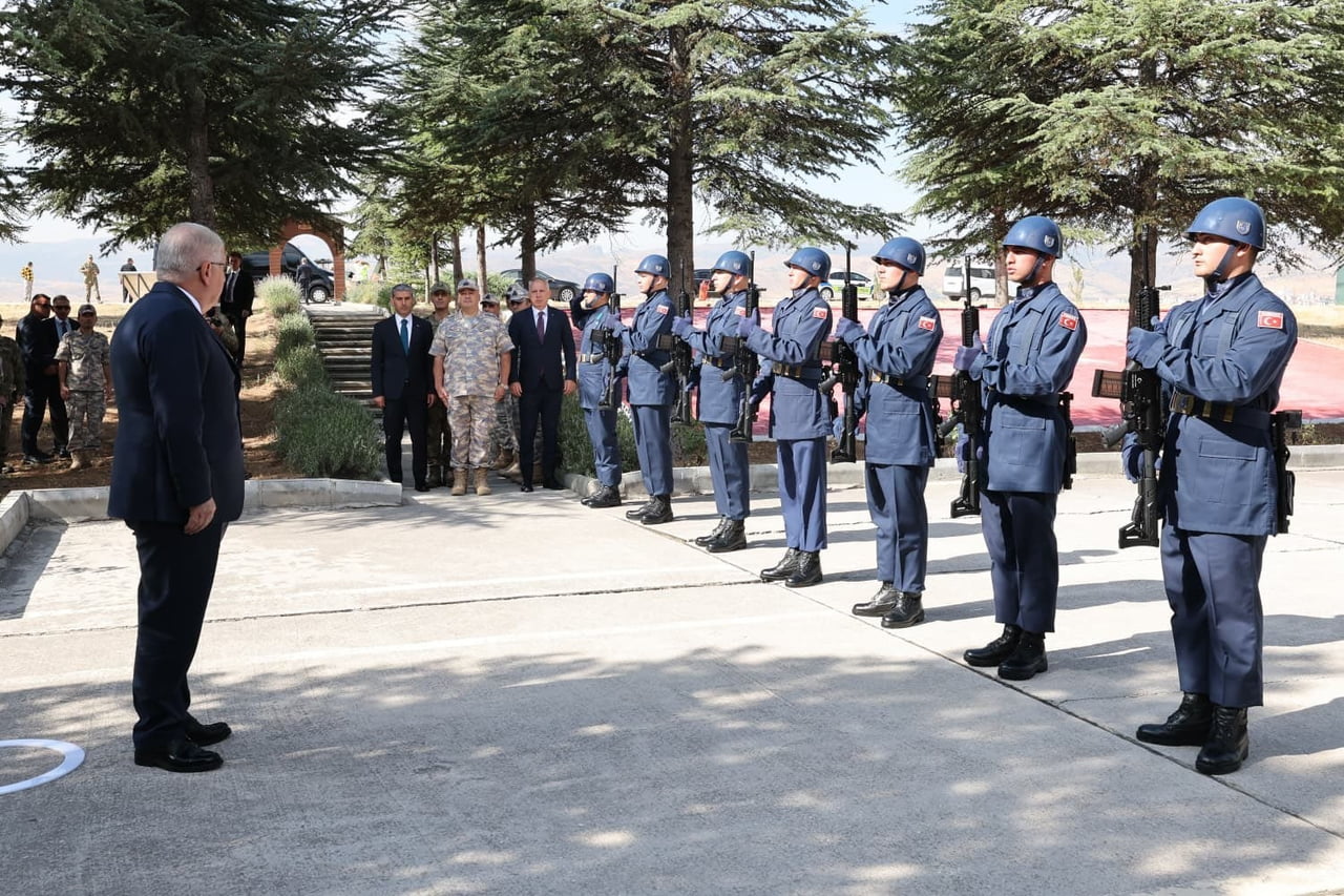 MİLLİ SAVUNMA BAKANI YAŞAR GÜLER, AFYONKARAHİSAR’DA BULUNAN 17’NCİ HAVA VE FÜZE SAVUNMA ÜS...