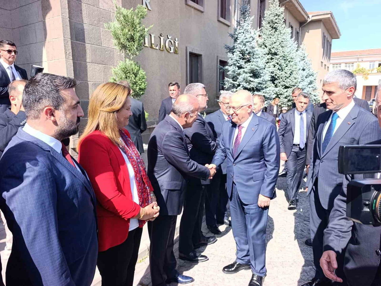 MİLLİ SAVUNMA BAKANI YAŞAR GÜLER ÇEŞİTLİ TEMASLARDA BULUNMAK ÜZERE AFYONKARAHİSAR'A...