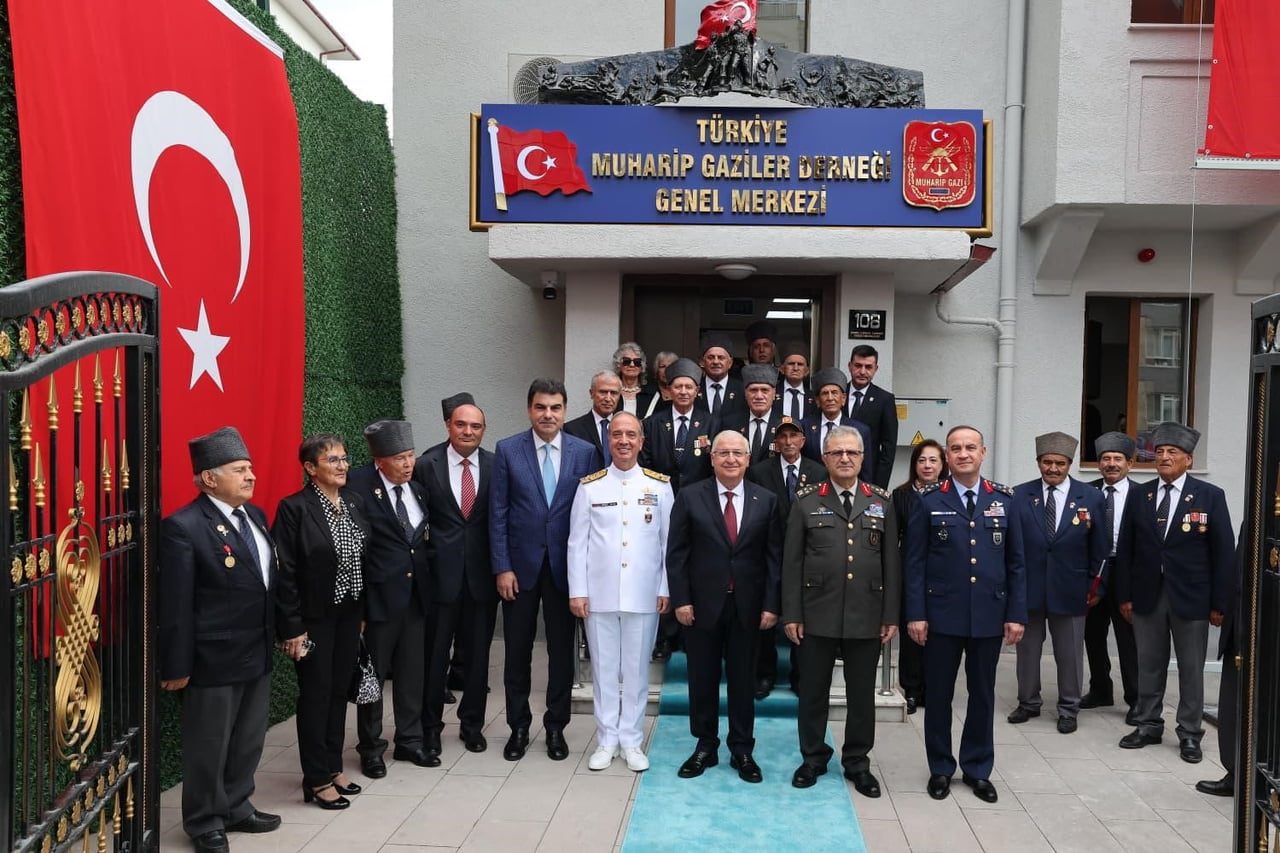 MİLLİ SAVUNMA BAKANI YAŞAR GÜLER, "GAZİLİK, ŞANLI TARİHİMİZDE VE MİLLETİMİZİN VEFAKÂR GÖNLÜNDE...
