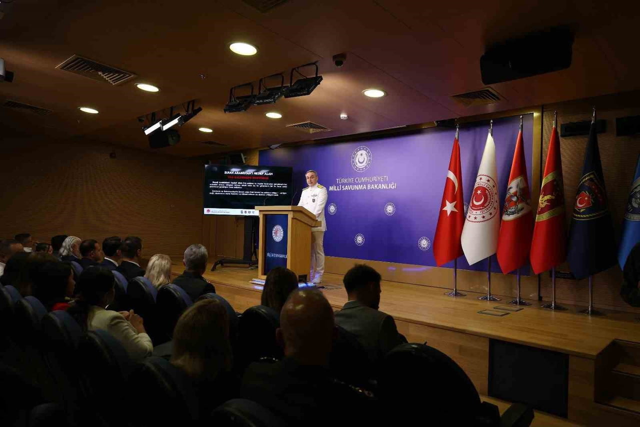 MİLLİ SAVUNMA BAKANLIĞI (MSB) BAKANLIK SÖZCÜSÜ TUĞAMİRAL ZEKİ AKTÜRK, HUSİLERİN SALDIRILARINA...