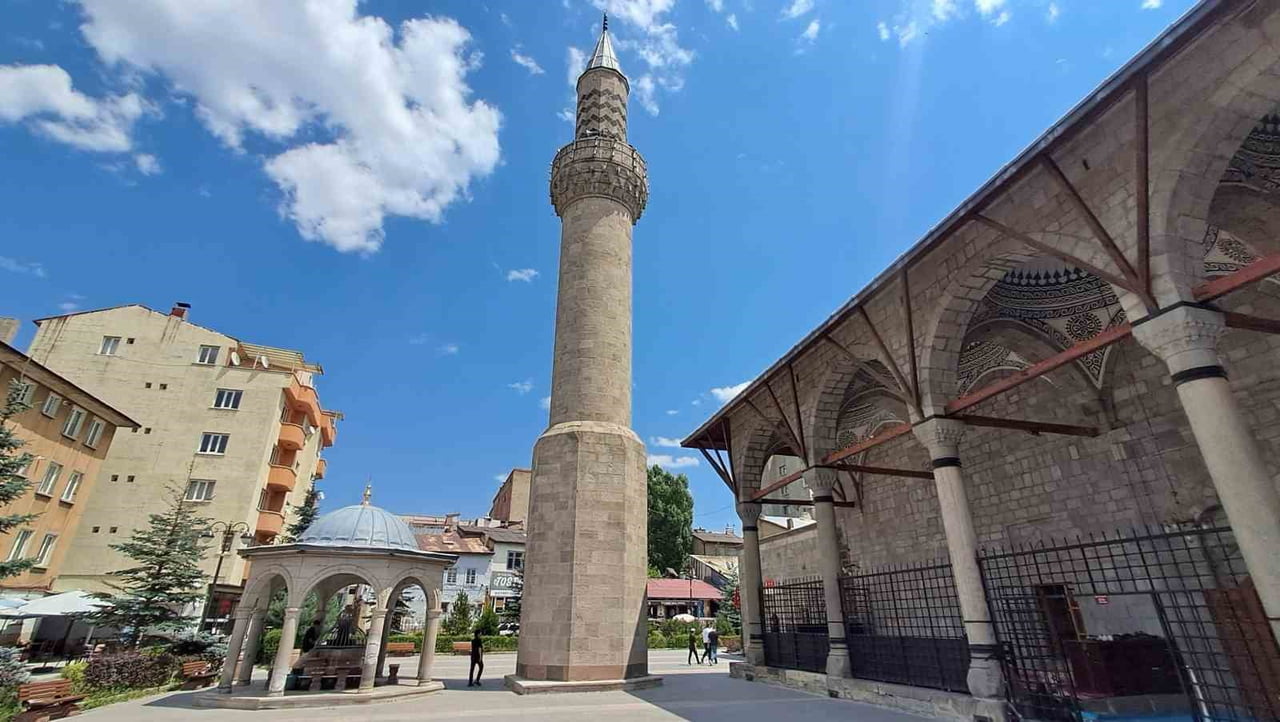 MİNARE
