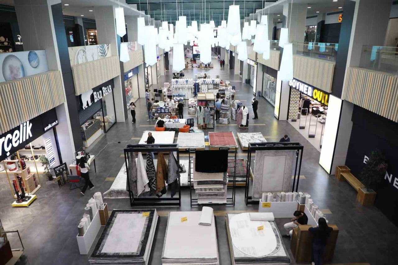 MOBİLYA, MODA, LEZZET VE EĞLENCENİN ADRESİ KUMSMALL AVM’DE YENİ BİR FIRSAT RÜZGÂRI BAŞLADI. HALI...