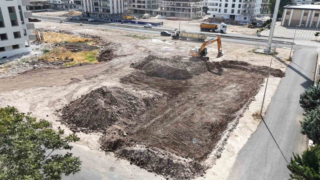 MODERN KÜTÜPHANE PROJESİNDE TEMEL ATMA ÇALIŞMALARI BAŞLADI