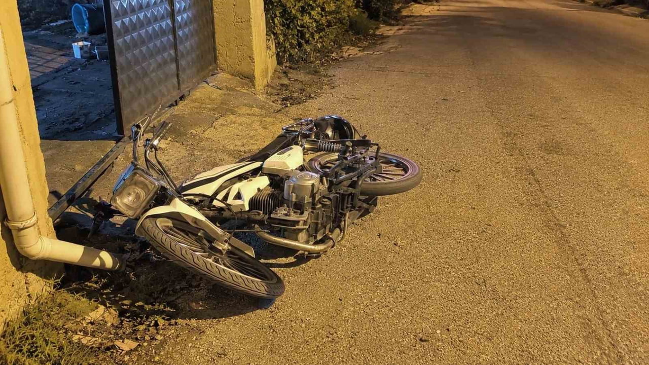 MOTOSİKLET 60 GÜN SÜREYLE YEDİEMİN OTOPARKINA ÇEKİLİP TRAFİKTEN MEN EDİLDİ.