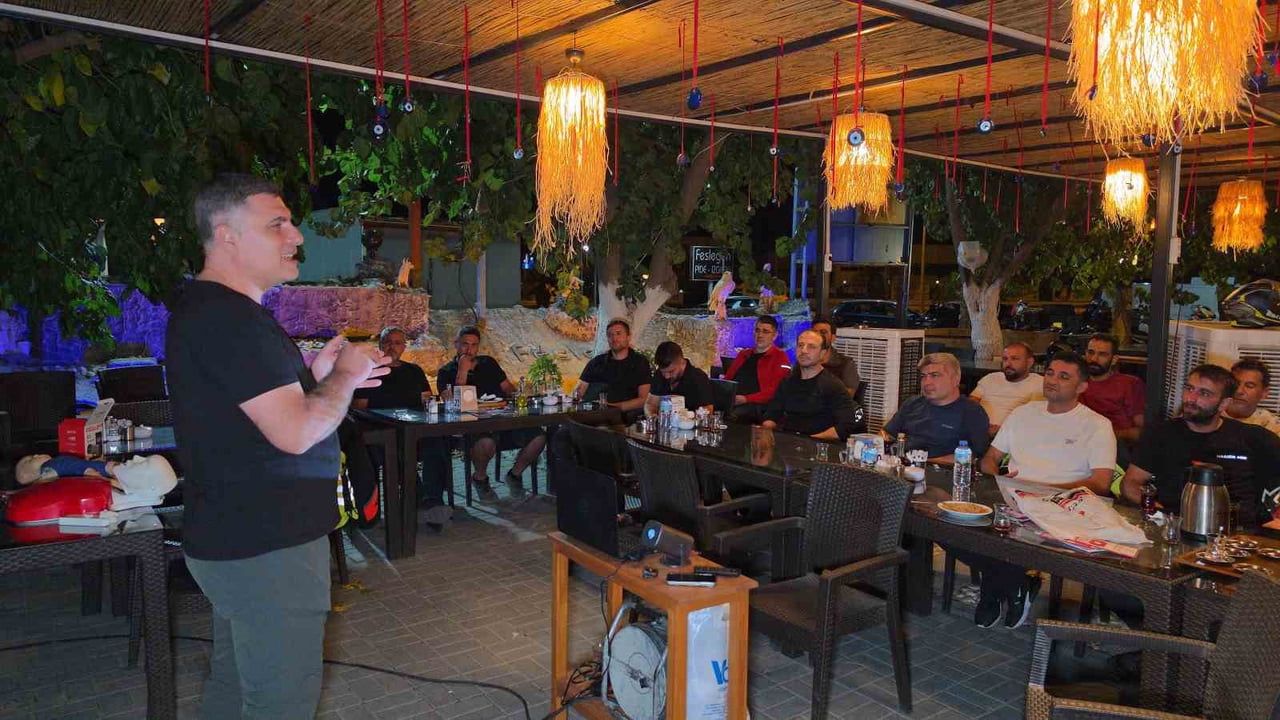 MOTOSİKLET TUTKUNLARI İLKYARDIM EĞİTİMİ ALDI
