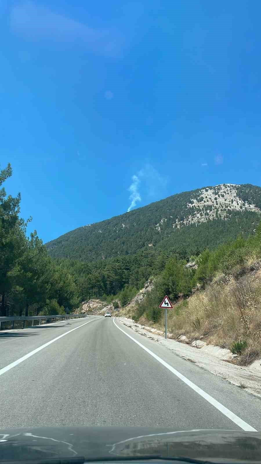 MUĞLA'NIN FETHİYE İLÇESİNDE ÇIKAN ORMAN YANGINI EKİPLERİN YOĞUN MÜDAHALESİ İLE KONTROL ALTINA...