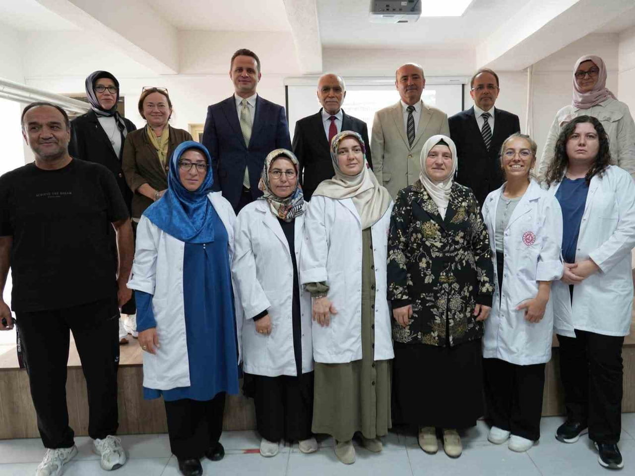 MUĞLA’DA ÖĞRENCİLER YAZAR MUSTAFA TURAN İLE BİR ARAYA GELDİ