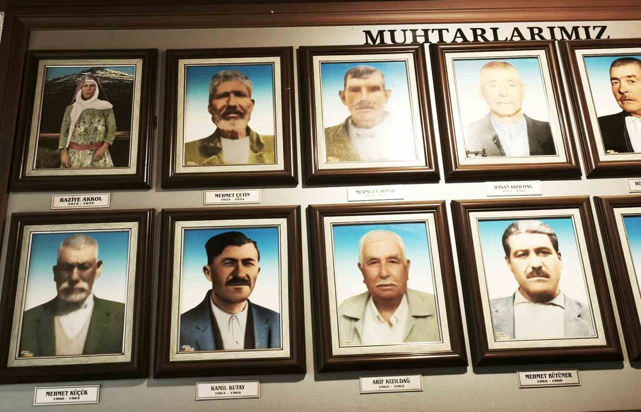 MUĞLA’NIN MENTEŞE İLÇESİ AKÇAOVA MAHALLESİNDE GÖREV YAPMIŞ MUHTARLAR.