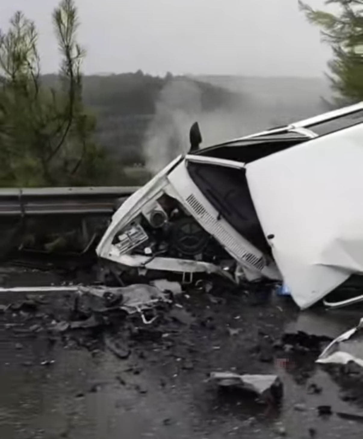 MUĞLA’NIN ULA İLÇESİNDE İKİ OTOMOBİLİN ÇARPIŞMASI SONUCU MEYDANA GELEN TRAFİK KAZASINDA 62...