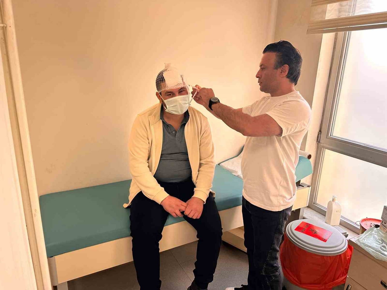 MUŞ’TA BEYİN KANAMASI GEÇİREN 32 YAŞINDAKİ FARUK AKDENİZ, ACİL OLARAK ALINDIĞI AMELİYATIN ARDINDAN...