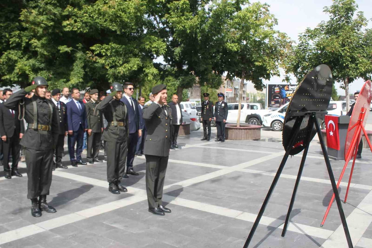 MUŞ’UN MALAZGİRT İLÇESİNDE 19 EYLÜL GAZİLER GÜNÜ, DÜZENLENEN TÖRENLE KUTLANDI.