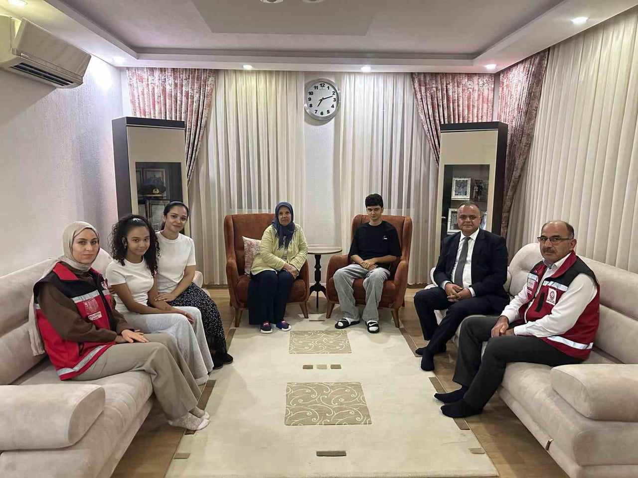 MUT İLÇESİNDE 19 EYLÜL GAZİLER GÜNÜ MÜNASEBETİYLE, KAYMAKAM OSMAN ÇELİKKOL, İLÇEDE YAŞAYAN GAZİ...