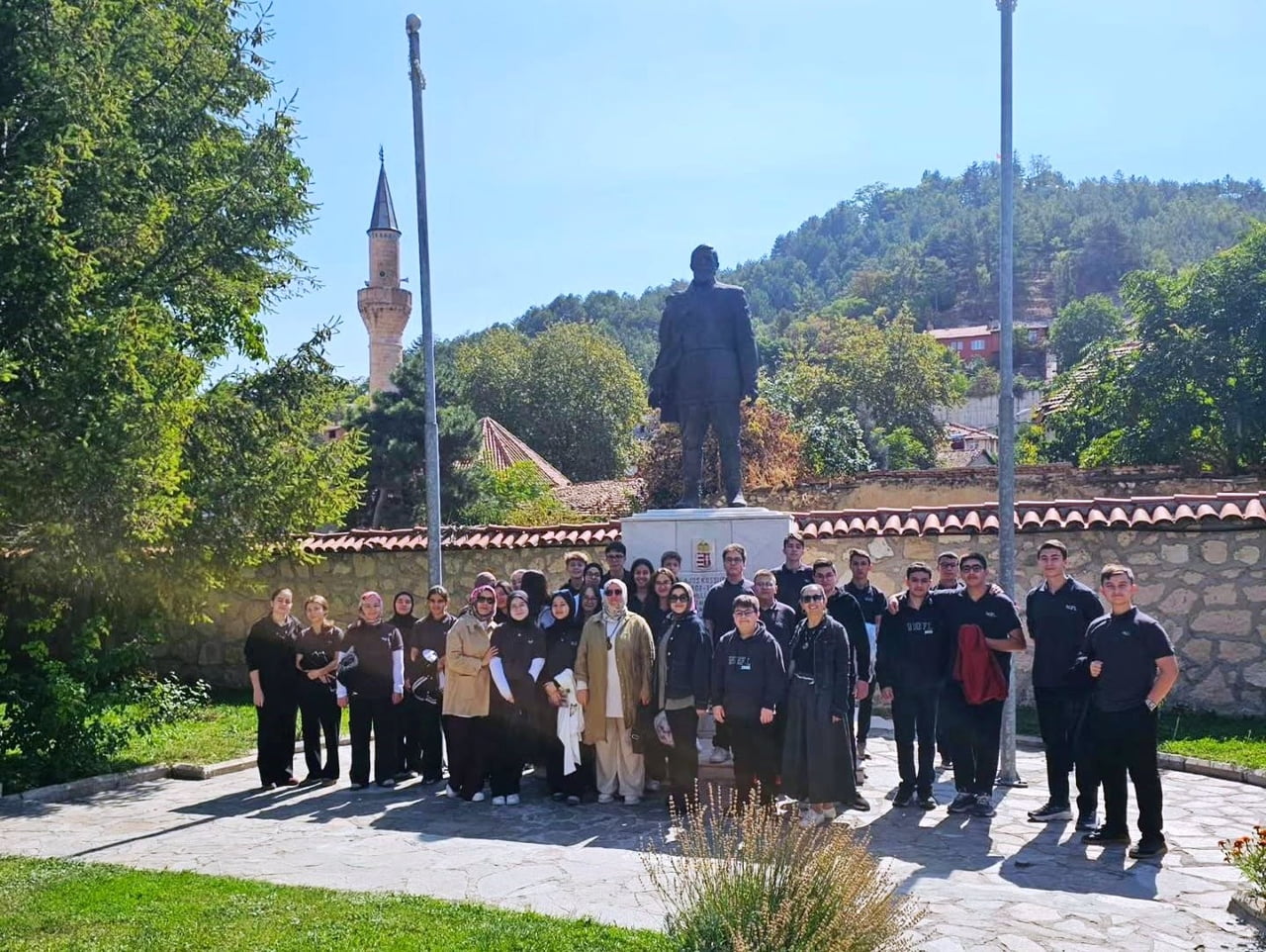 NAFİ GÜRAL FEN LİSESİ ÖĞRENCİLERİ KÜTAHYA’NIN TARİHİ MİRASINI KEŞFETTİ