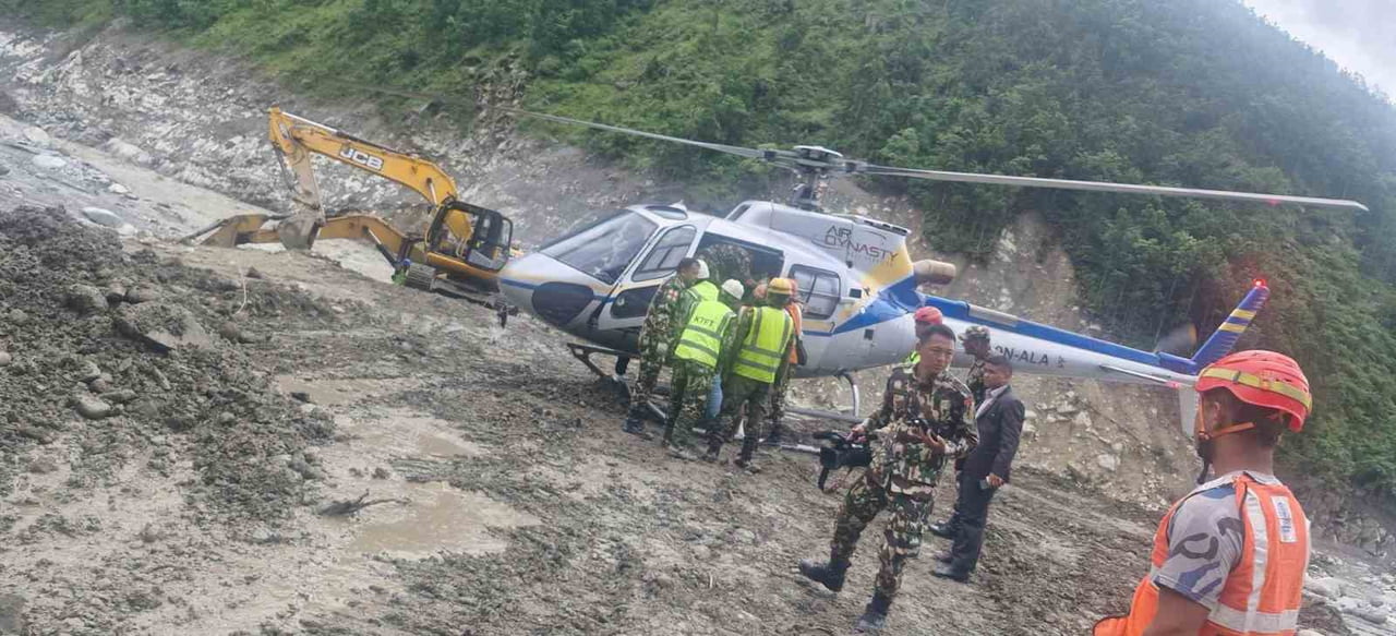 NEPAL'DEKİ SEL FELAKETİNDE HİDROELEKTRİK TÜNELİNDE MAHSUR KALAN 2 İŞÇİ, 10 GÜNÜN ARDINDAN SAĞ...