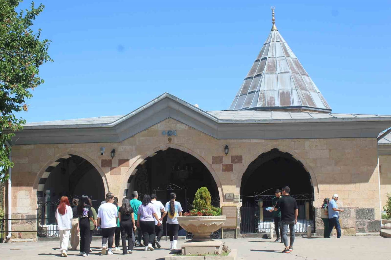 NEVŞEHİR’İN HACIBEKTAŞ İLÇESİNDE BULUNAN HACI BEKTAŞ VELİ MÜZESİ, 2026 YILININ İLK 8 AYINDA 385...