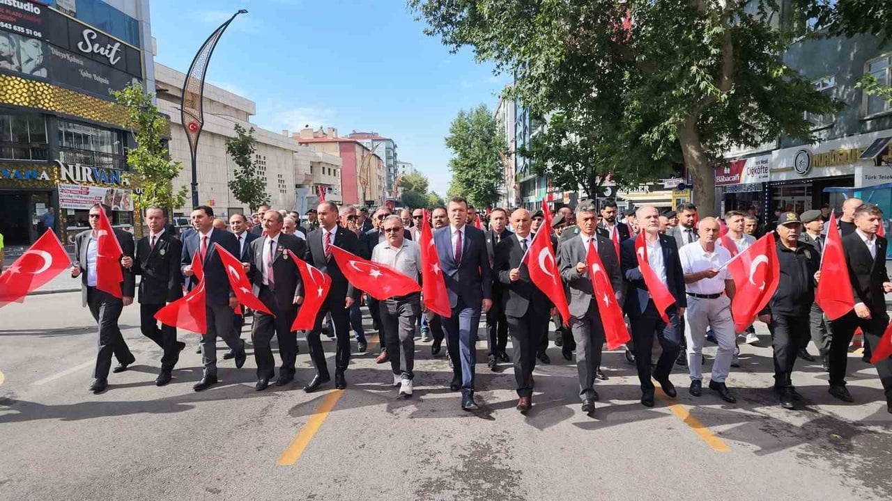 NİĞDE’DE 19 EYLÜL GAZİLER GÜNÜ DOLAYISIYLA DÜZENLENEN 'KAHRAMANLARLA KARDEŞLİK YOLUNDA'...
