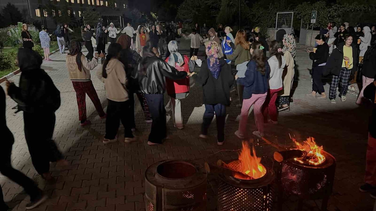 NÖHÜ ÖĞRENCİLERİ “HOŞ GELDİNİZ” BULUŞMASINDA BİR ARAYA GELDİ