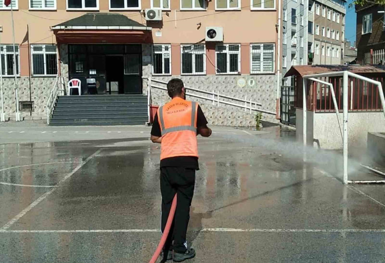 OKULLARDA YÜRÜTÜLEN TEMİZLİK ÇALIŞMALARI