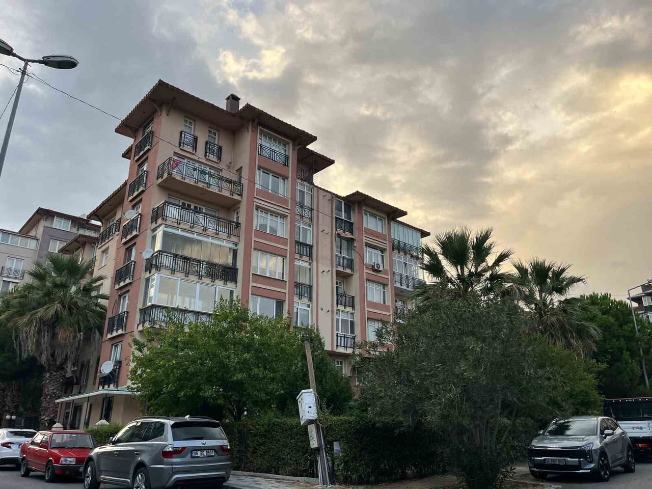 OLAY, İSTANBUL BÜYÜKÇEKMECE SİNANOBA MAHALLESİ'NDE MEYDANA GELDİ. EDİNİLEN BİLGİLERE GÖRE, ESKİ...