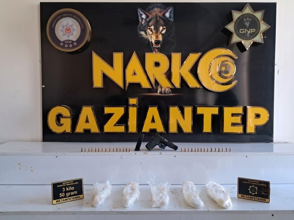 OPERASYONDA 3 KİLO METAMFETAMİN ELE GEÇİRİLDİ