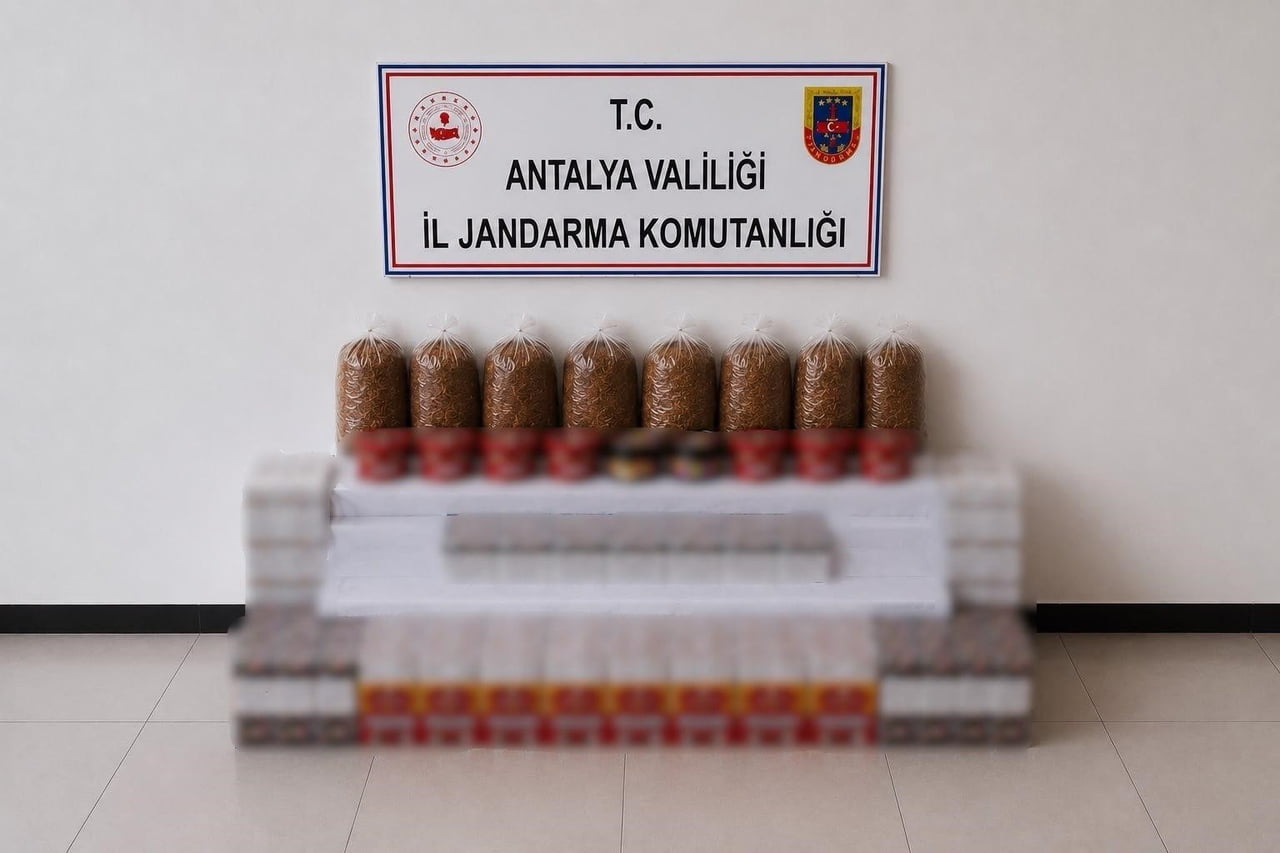 OPERASYONDA 30 BİN ADET DOLU MAKARON, 40 KİLOGRAM AÇIK KIYILMIŞ TÜTÜN VE 274 ADET NARGİLE TÜTÜNÜ...