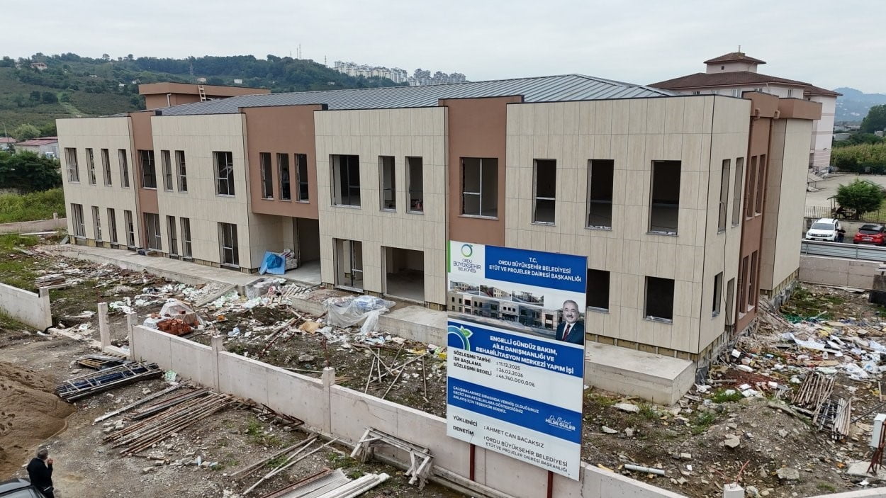 ORDU’DA TOPLAM BİN 777 METREKARE KAPALI ALANA SAHİP MERKEZDE KARKAS İNŞAAT, ÇATI, DIŞ CEPHE...