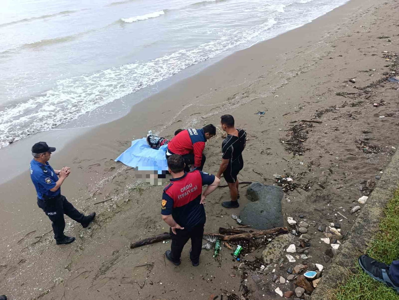 ORDU’NUN ALTINORDU İLÇESİNDE DENİZDE ERKEK CESEDİ BULUNDU.