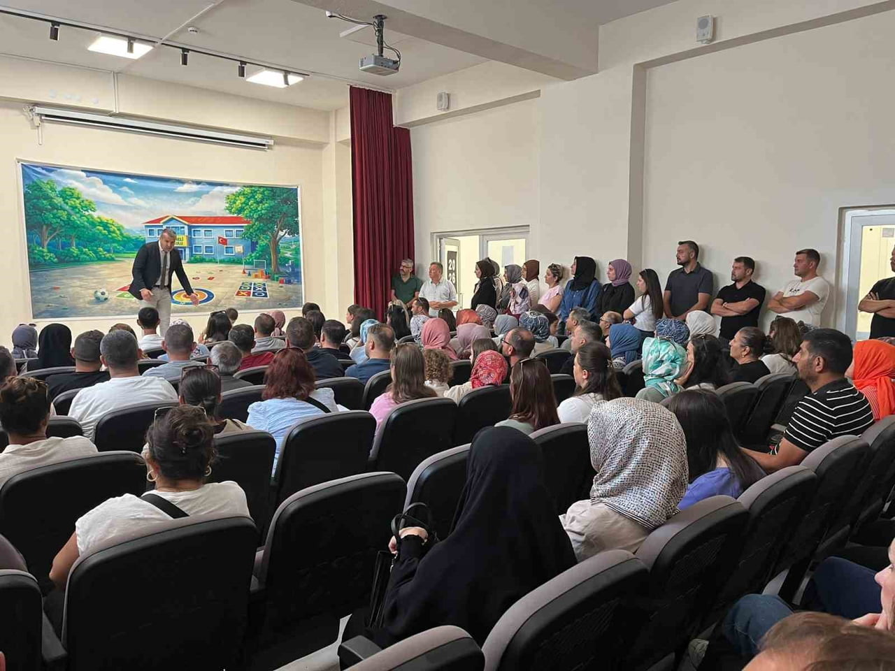 OSMANELİ İLÇESİNDE DE YENİ EĞİTİM ÖĞRETİM YILI ÖNCESİNDE BAŞLAYAN UYUM SÜRECİNDE BU YIL FARKLI BİR...